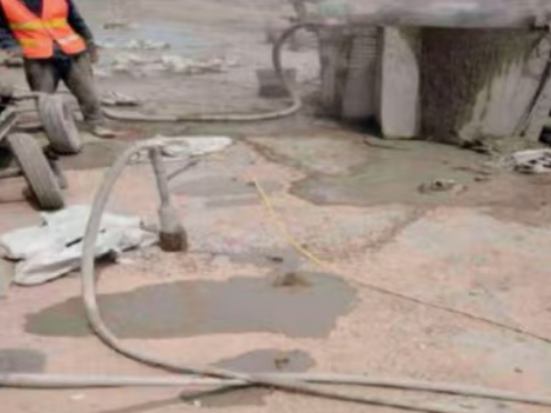 水城水泥混凝土路面板底注浆技术 路面脱空注浆整治方案